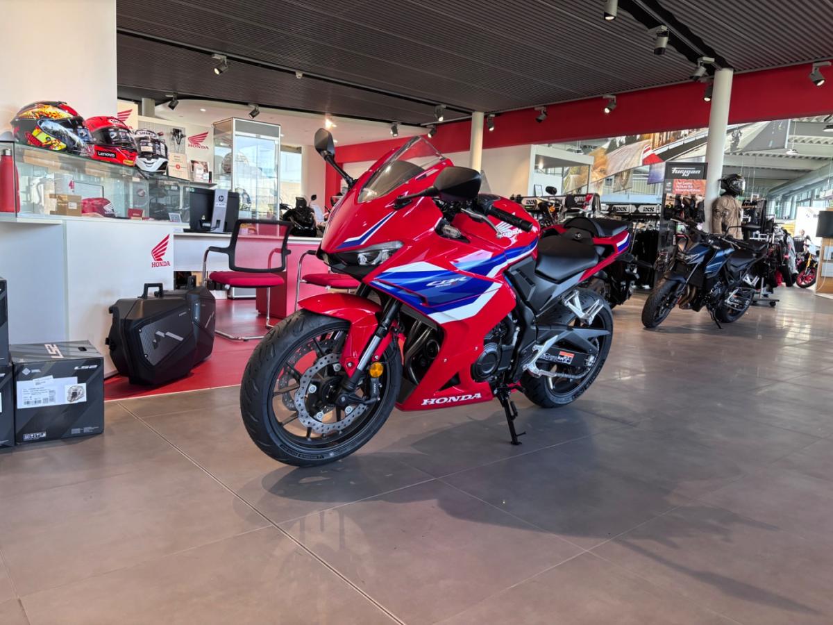 HONDA CBR 500 R von vorne HONDA CBR 500 R von vorne