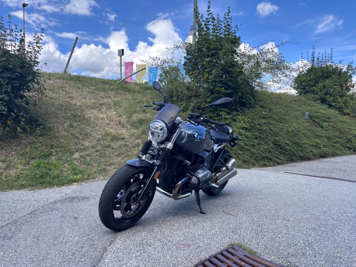 BMW R nine T (KRAD) von vorne