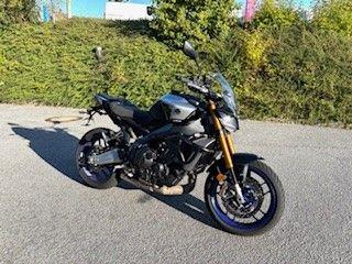 YAMAHA MT 09 SP (KRAD) von vorne YAMAHA MT 09 SP (KRAD) von vorne