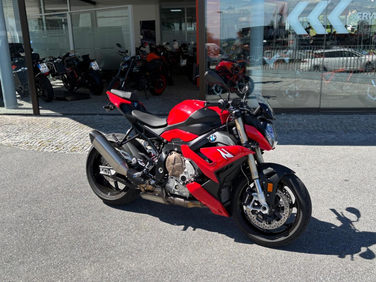 BMW S 1000 R von vorne