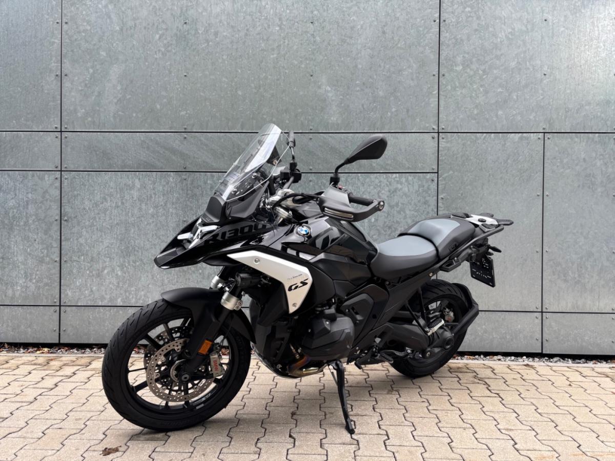 BMW R 1300 GS von vorne BMW R 1300 GS von vorne