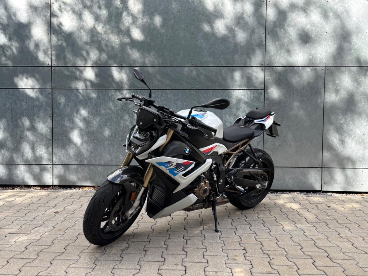 BMW S 1000 R von vorne BMW S 1000 R von vorne