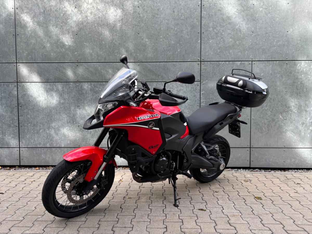 HONDA VFR 1200 Crosstourer von vorne HONDA VFR 1200 Crosstourer von vorne