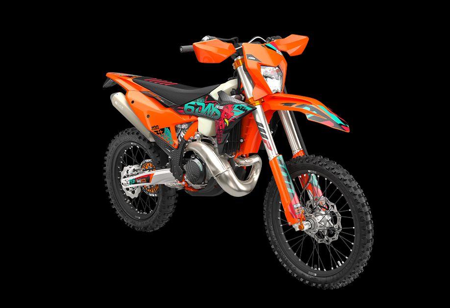 KTM 300 EXC 6 von vorne KTM 300 EXC 6 von vorne