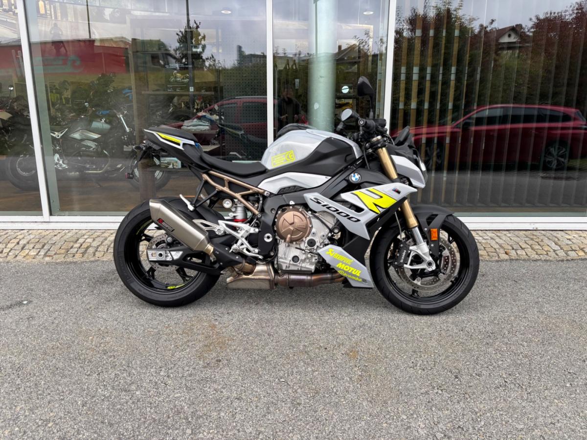 BMW S 1000 R von vorne BMW S 1000 R von vorne
