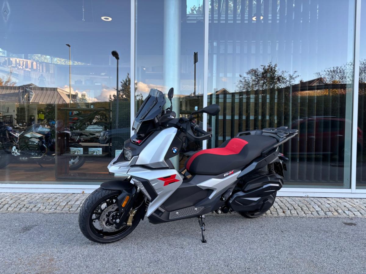 BMW C 400 X von vorne BMW C 400 X von vorne