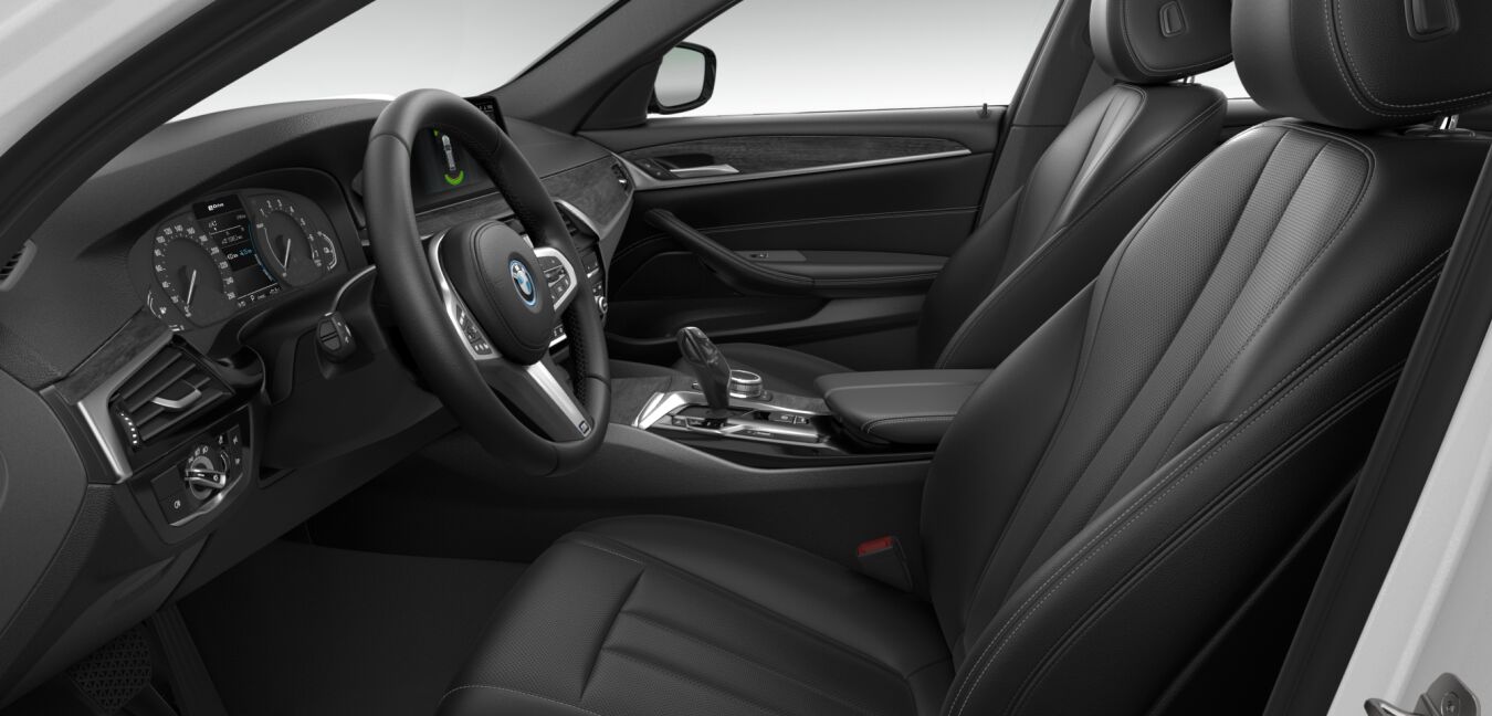 BMW BMW 5er im Innenraum seitlich BMW BMW 5er im Innenraum seitlich
