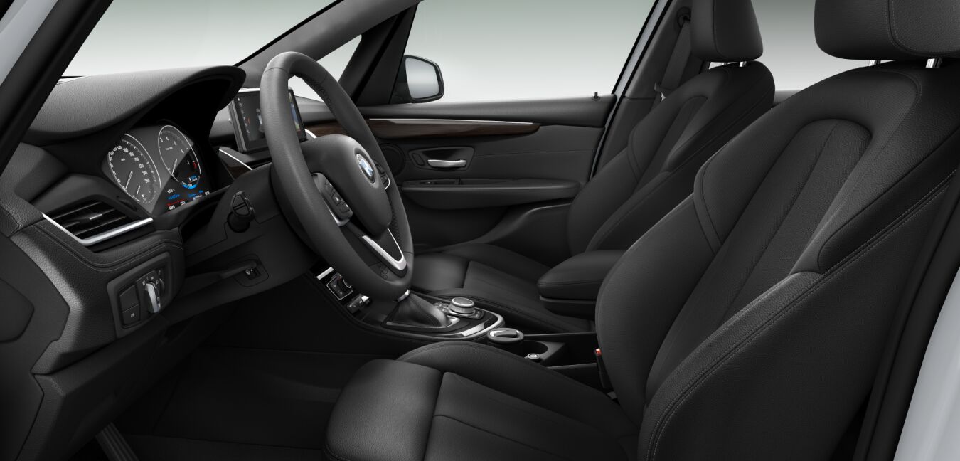 BMW BMW 2er im Innenraum seitlich BMW BMW 2er im Innenraum seitlich