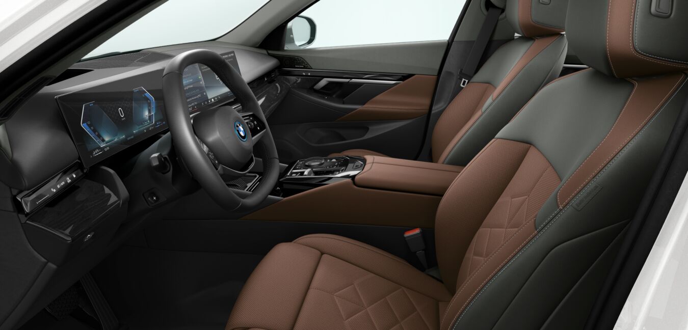 BMW BMW 5er im Innenraum seitlich BMW BMW 5er im Innenraum seitlich