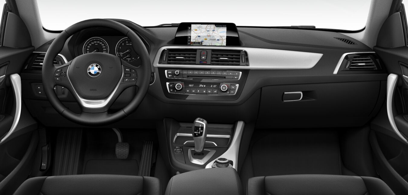 BMW BMW 2er im Innenraum von vorne BMW BMW 2er im Innenraum von vorne