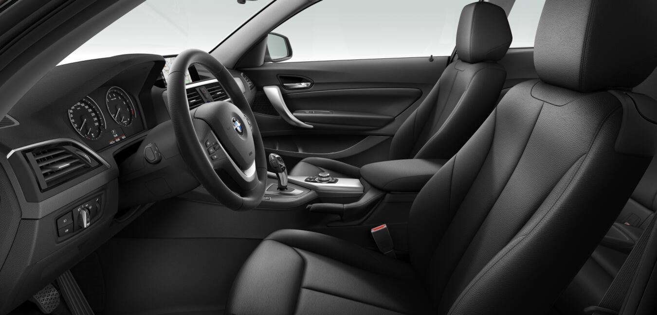 BMW BMW 2er im Innenraum seitlich BMW BMW 2er im Innenraum seitlich