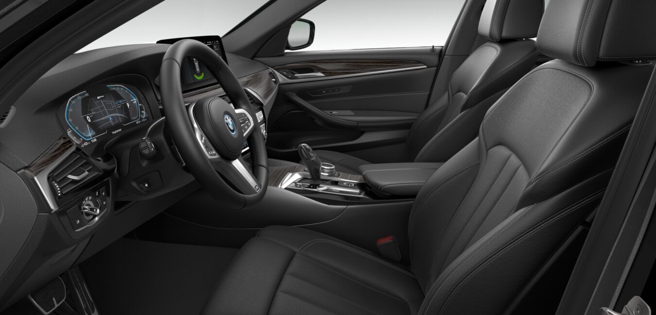 BMW BMW 5er im Innenraum seitlich BMW BMW 5er im Innenraum seitlich