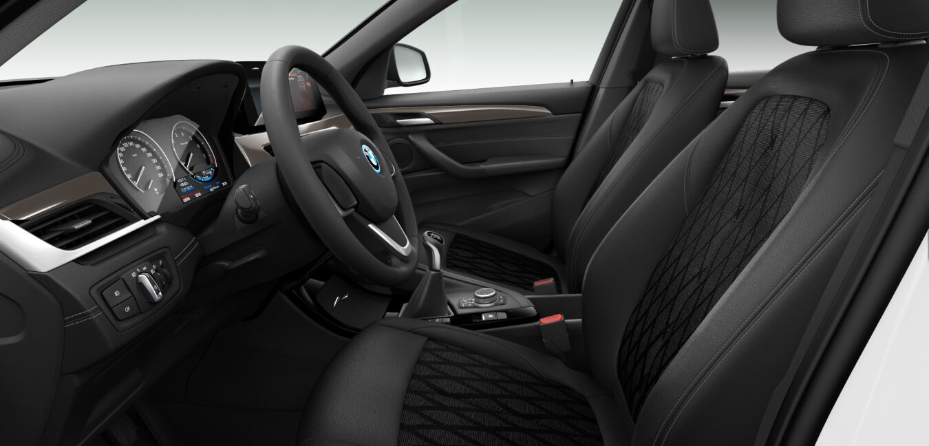 BMW BMW X im Innenraum seitlich