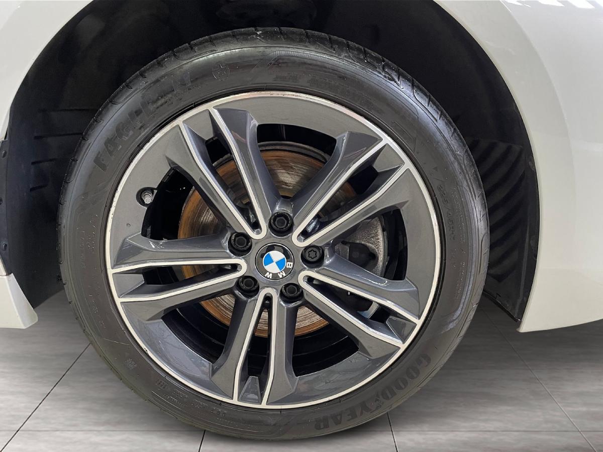 Originalaufnahme des Fahrzeugs Originalaufnahme des Fahrzeugs