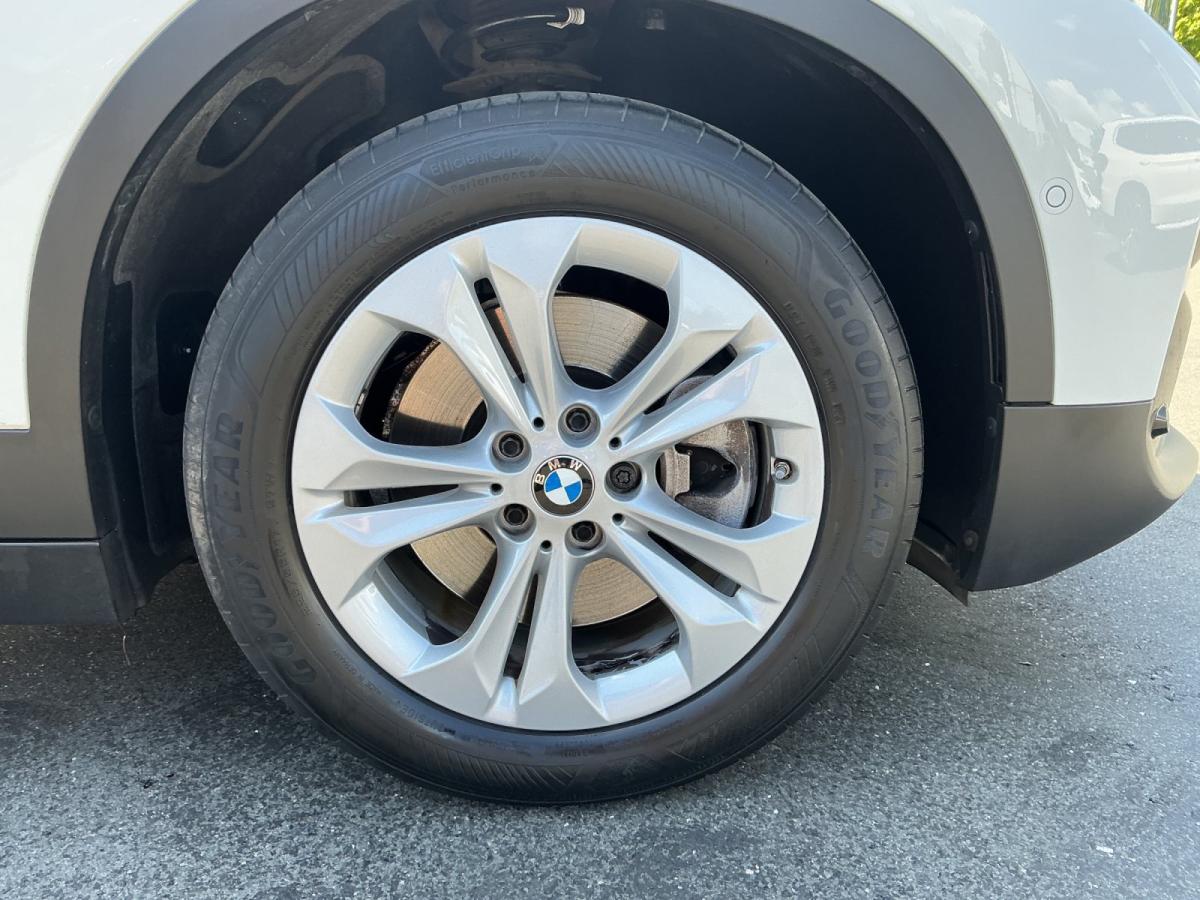 Originalaufnahme des Fahrzeugs Originalaufnahme des Fahrzeugs
