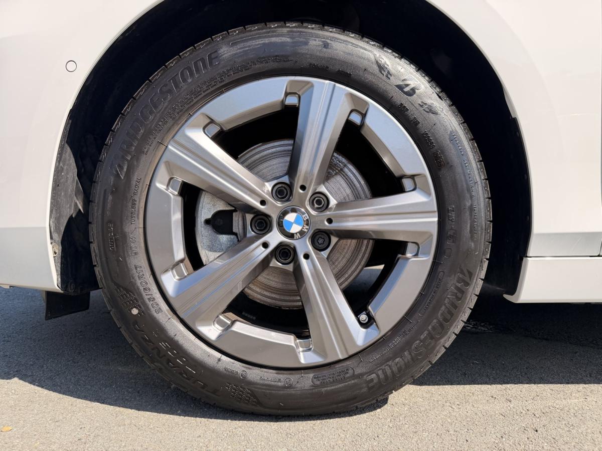 Originalaufnahme des Fahrzeugs Originalaufnahme des Fahrzeugs