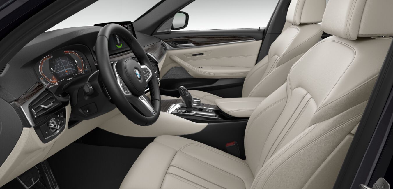 BMW BMW 5er im Innenraum seitlich BMW BMW 5er im Innenraum seitlich