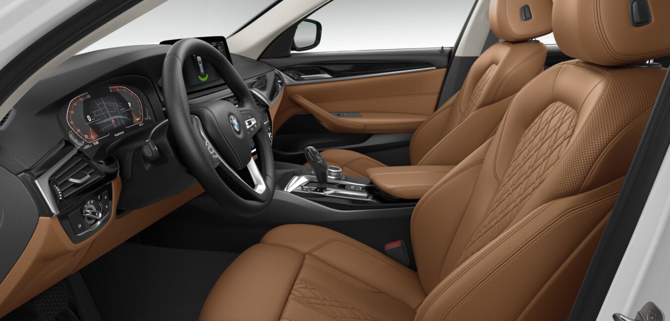 BMW BMW 5er im Innenraum seitlich BMW BMW 5er im Innenraum seitlich