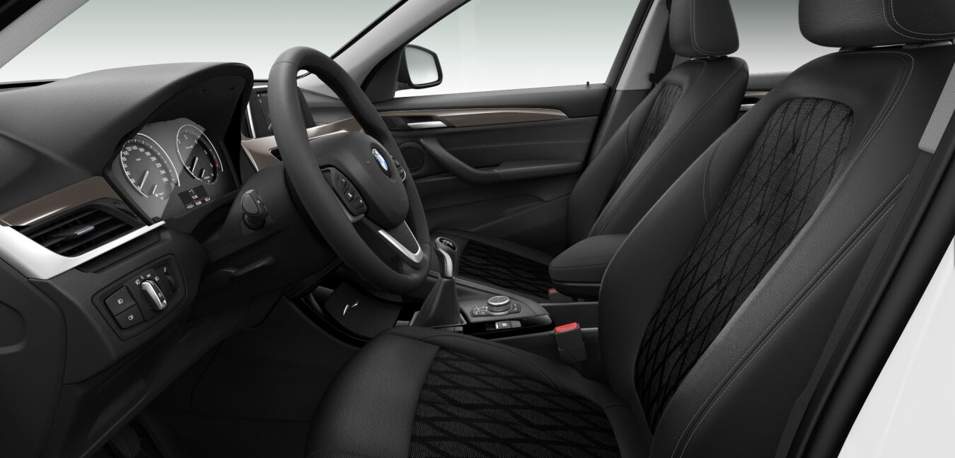 BMW BMW X im Innenraum seitlich BMW BMW X im Innenraum seitlich