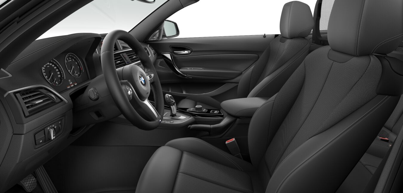 BMW BMW 2er im Innenraum seitlich BMW BMW 2er im Innenraum seitlich