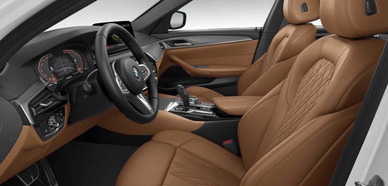 BMW BMW 5er im Innenraum seitlich BMW BMW 5er im Innenraum seitlich