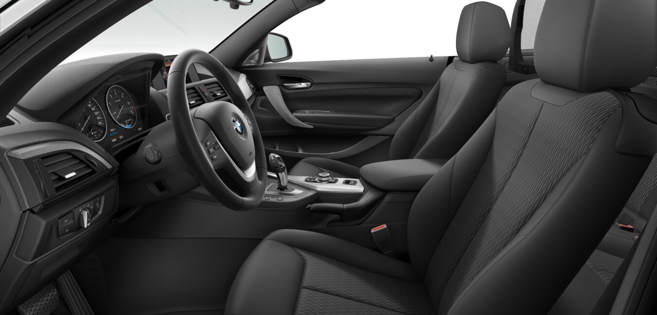 BMW BMW 2er im Innenraum seitlich BMW BMW 2er im Innenraum seitlich