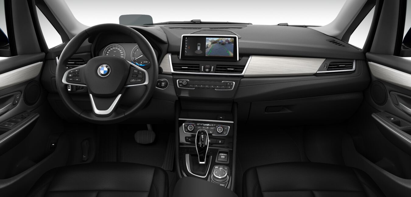 BMW BMW 2er im Innenraum von vorne BMW BMW 2er im Innenraum von vorne