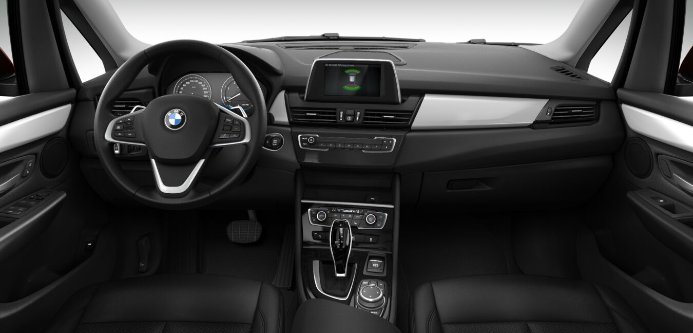 BMW BMW 2er im Innenraum von vorne BMW BMW 2er im Innenraum von vorne