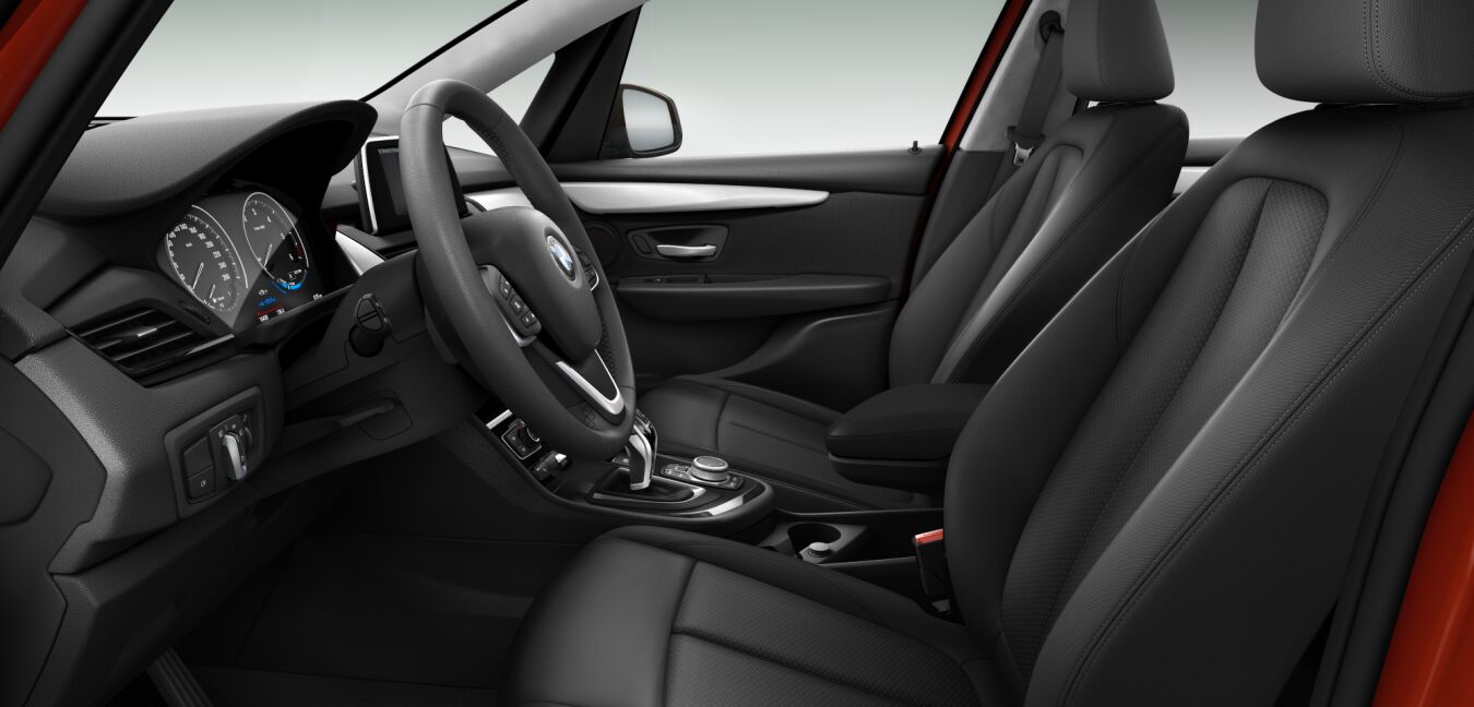 BMW BMW 2er im Innenraum seitlich BMW BMW 2er im Innenraum seitlich