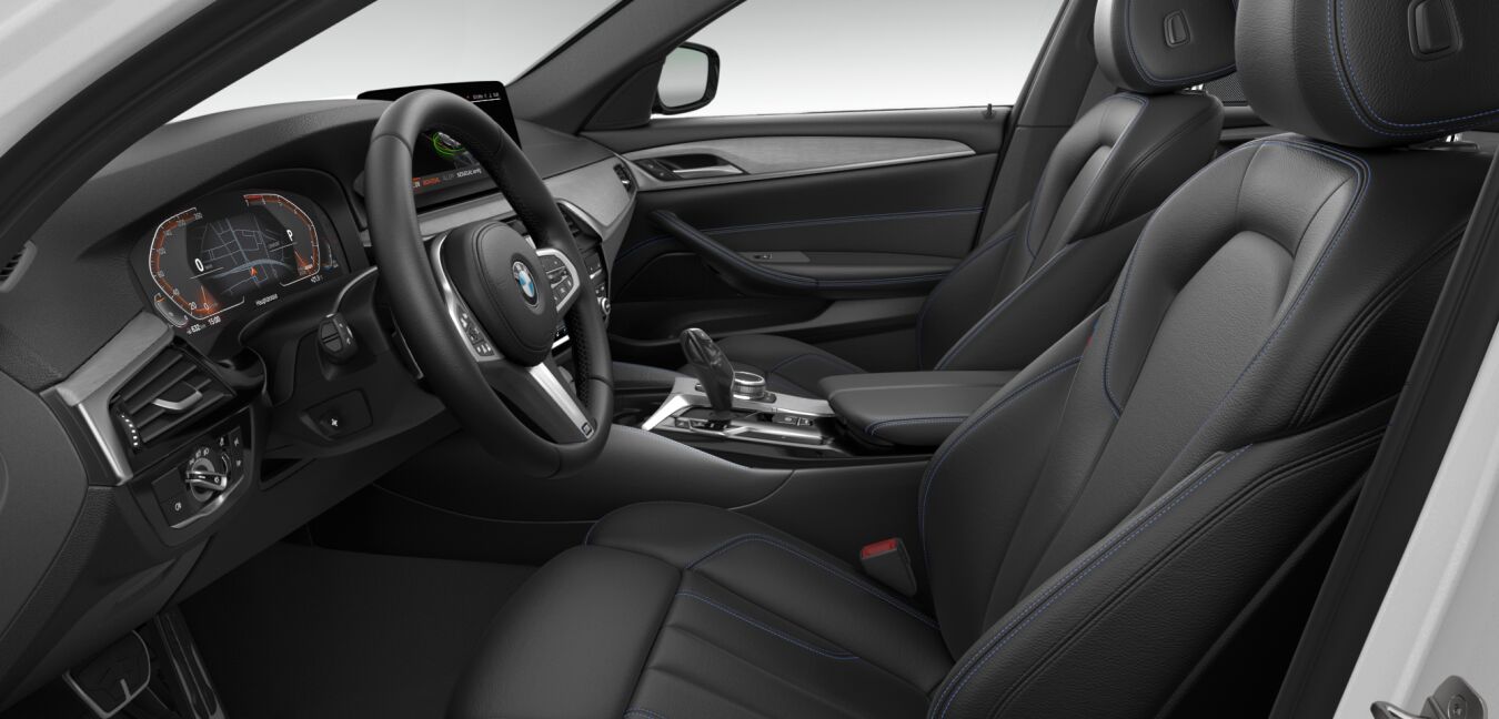 BMW BMW 5er im Innenraum seitlich BMW BMW 5er im Innenraum seitlich