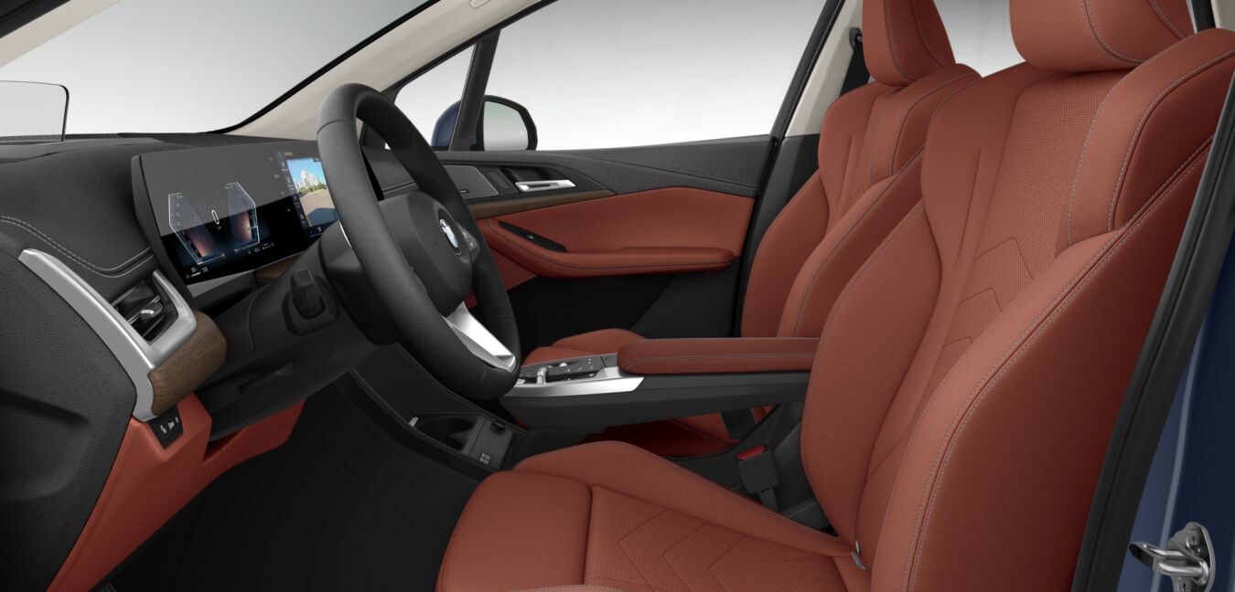 BMW BMW 2er im Innenraum seitlich BMW BMW 2er im Innenraum seitlich