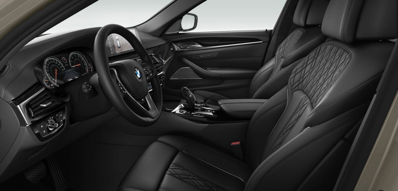 BMW BMW 5er im Innenraum seitlich BMW BMW 5er im Innenraum seitlich