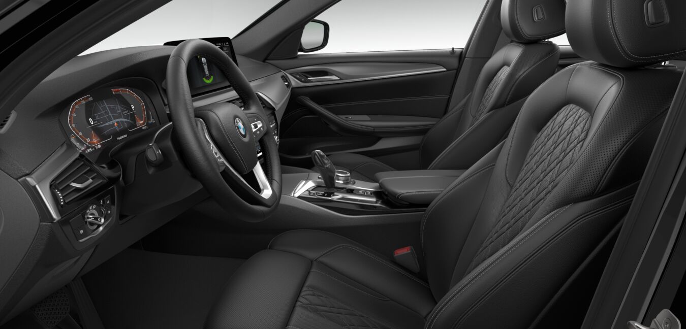 BMW BMW 5er im Innenraum seitlich BMW BMW 5er im Innenraum seitlich