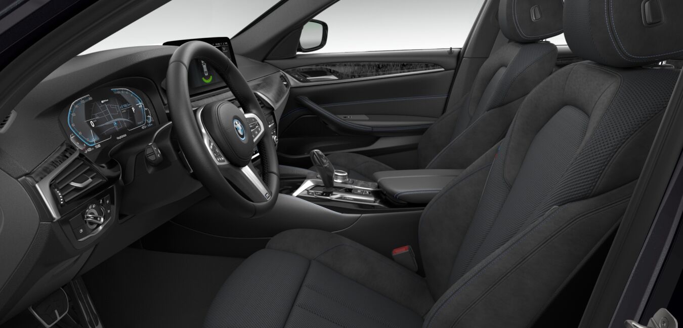 BMW BMW 5er im Innenraum seitlich BMW BMW 5er im Innenraum seitlich