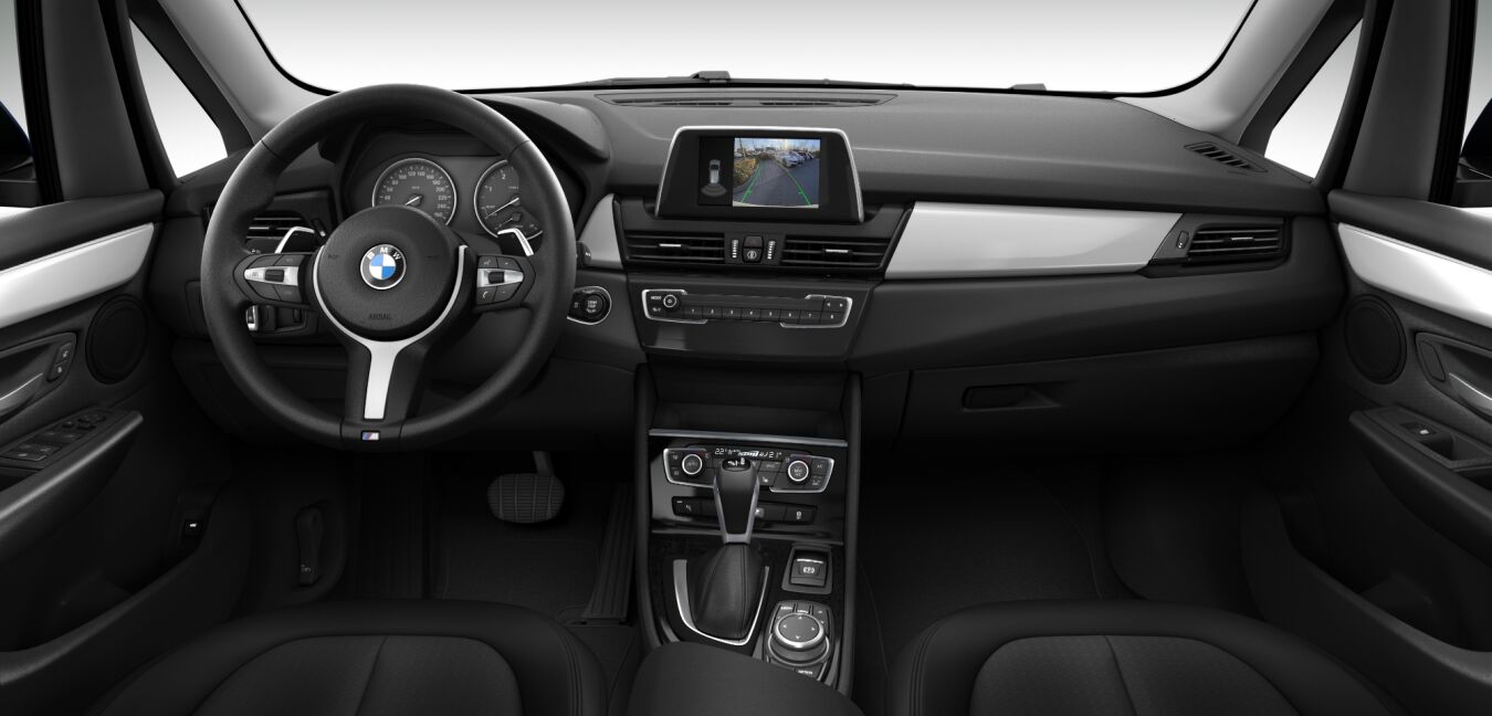 BMW BMW 2er im Innenraum von vorne BMW BMW 2er im Innenraum von vorne