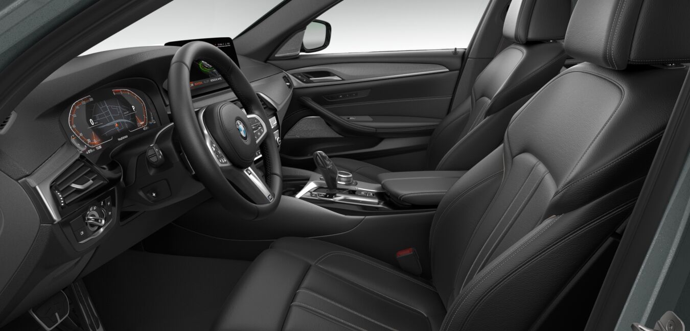 BMW BMW 5er im Innenraum seitlich BMW BMW 5er im Innenraum seitlich