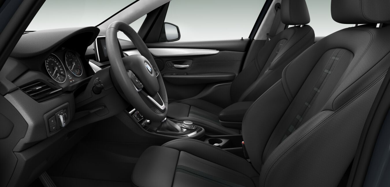 BMW BMW 2er im Innenraum seitlich BMW BMW 2er im Innenraum seitlich