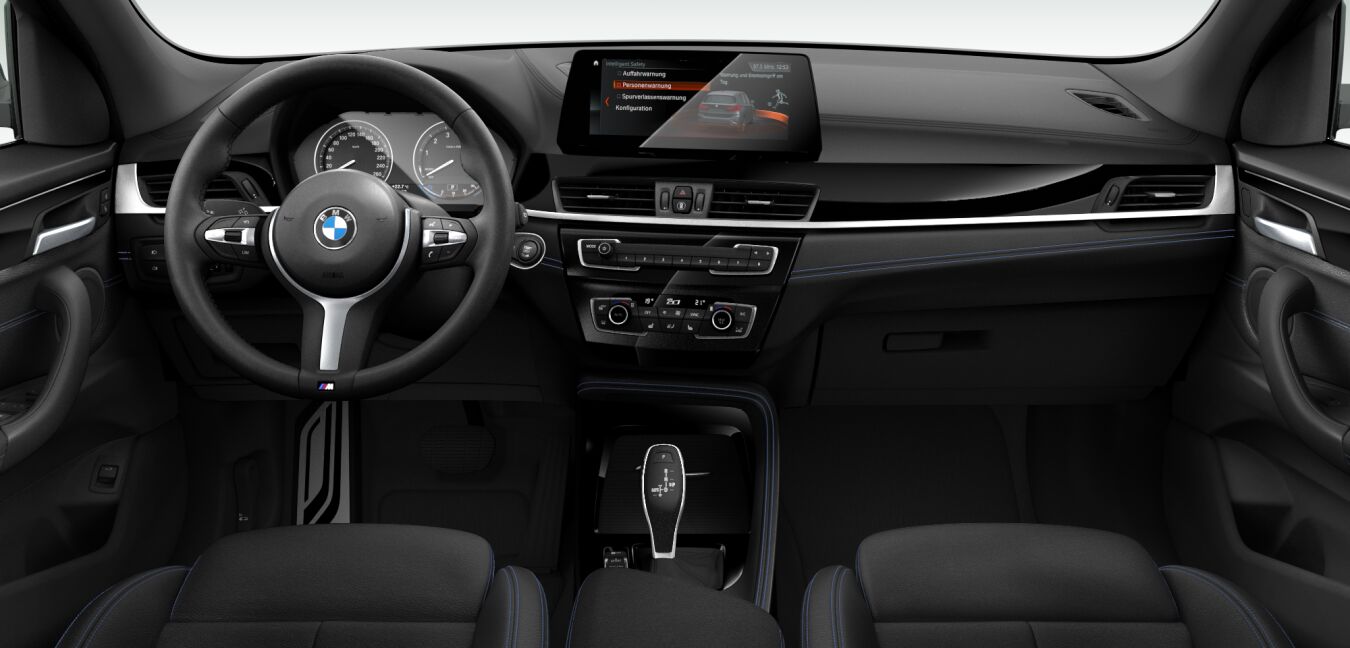 BMW BMW X im Innenraum von vorne