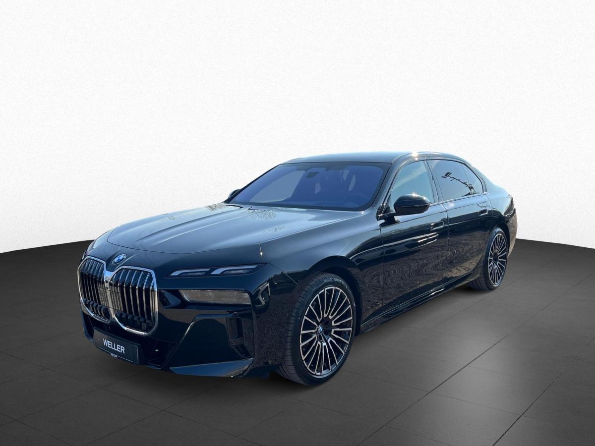BMW 740d xDrive Limousine von vorne in Schwarz