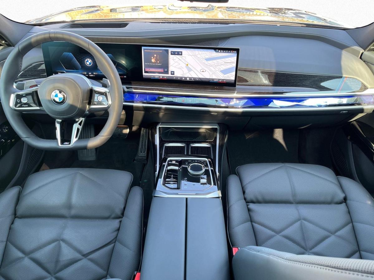 BMW 740d xDrive Limousine im Innenraum