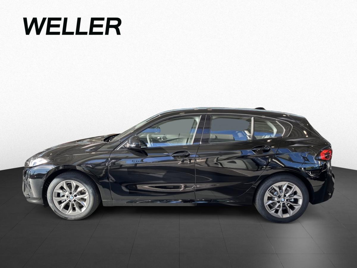 BMW 120 von vorne in Schwarz