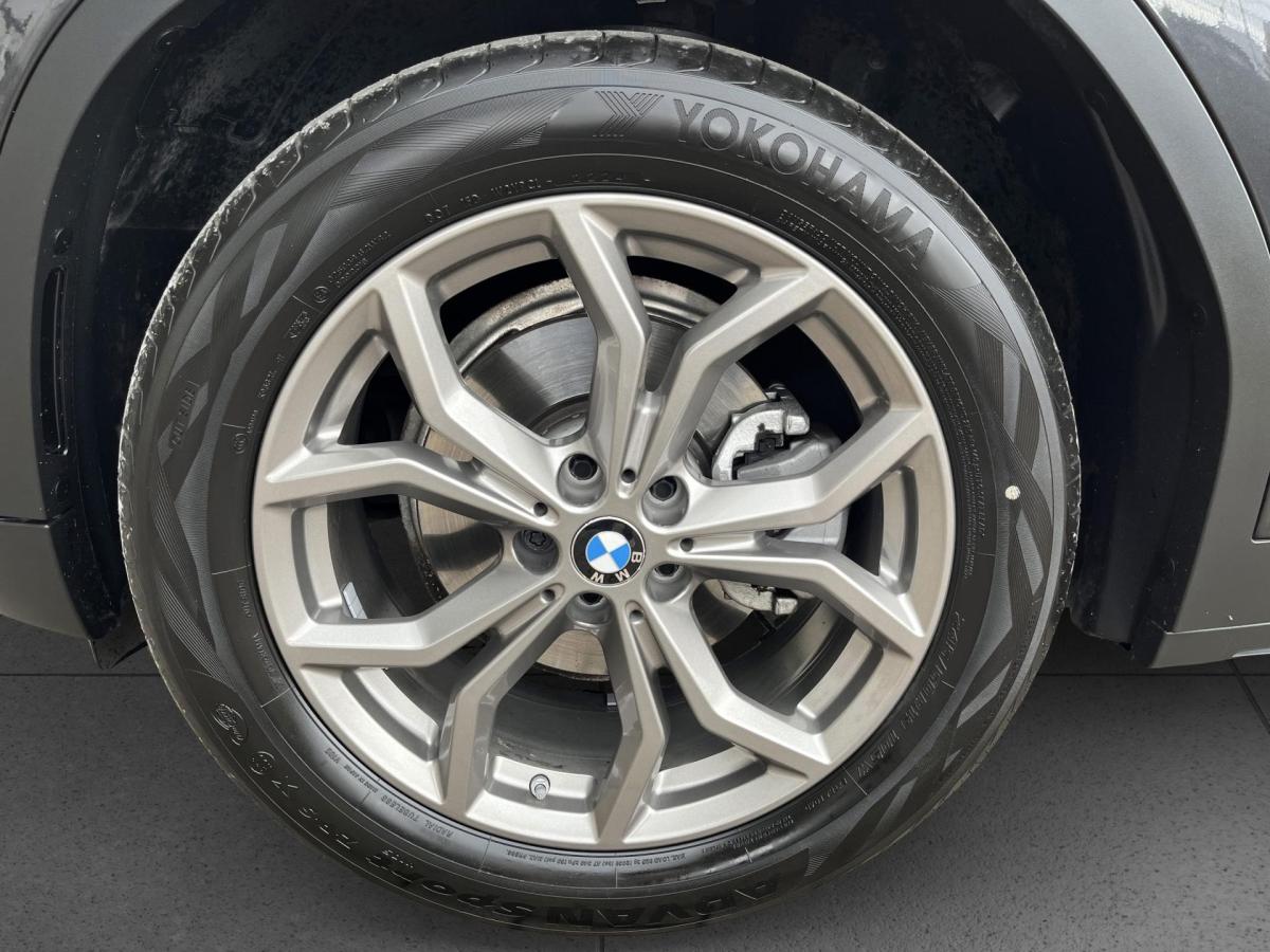Originalaufnahme des Fahrzeugs Originalaufnahme des Fahrzeugs