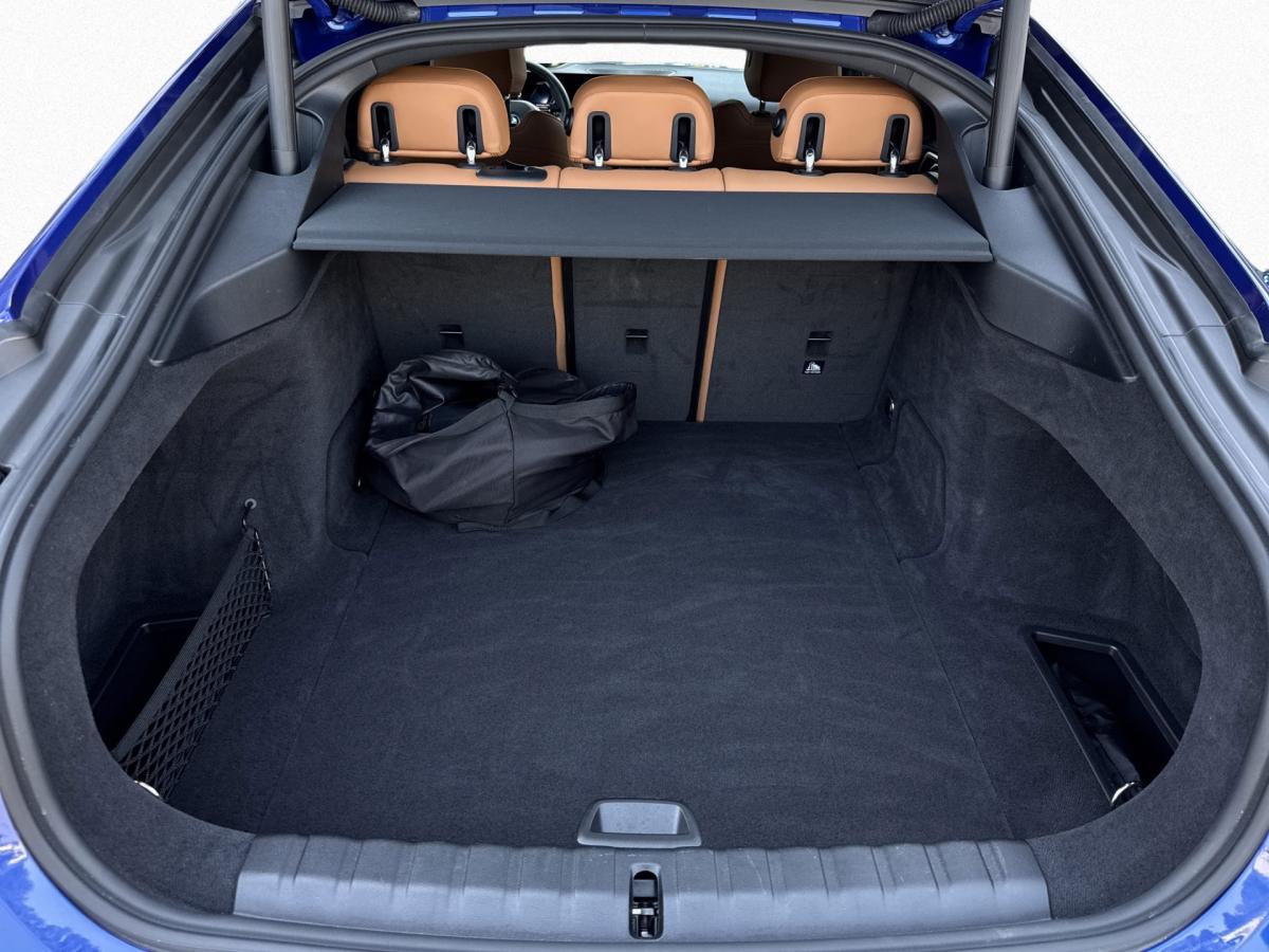 BMW i4 eDrive40 Gran Coupe im Innenraum