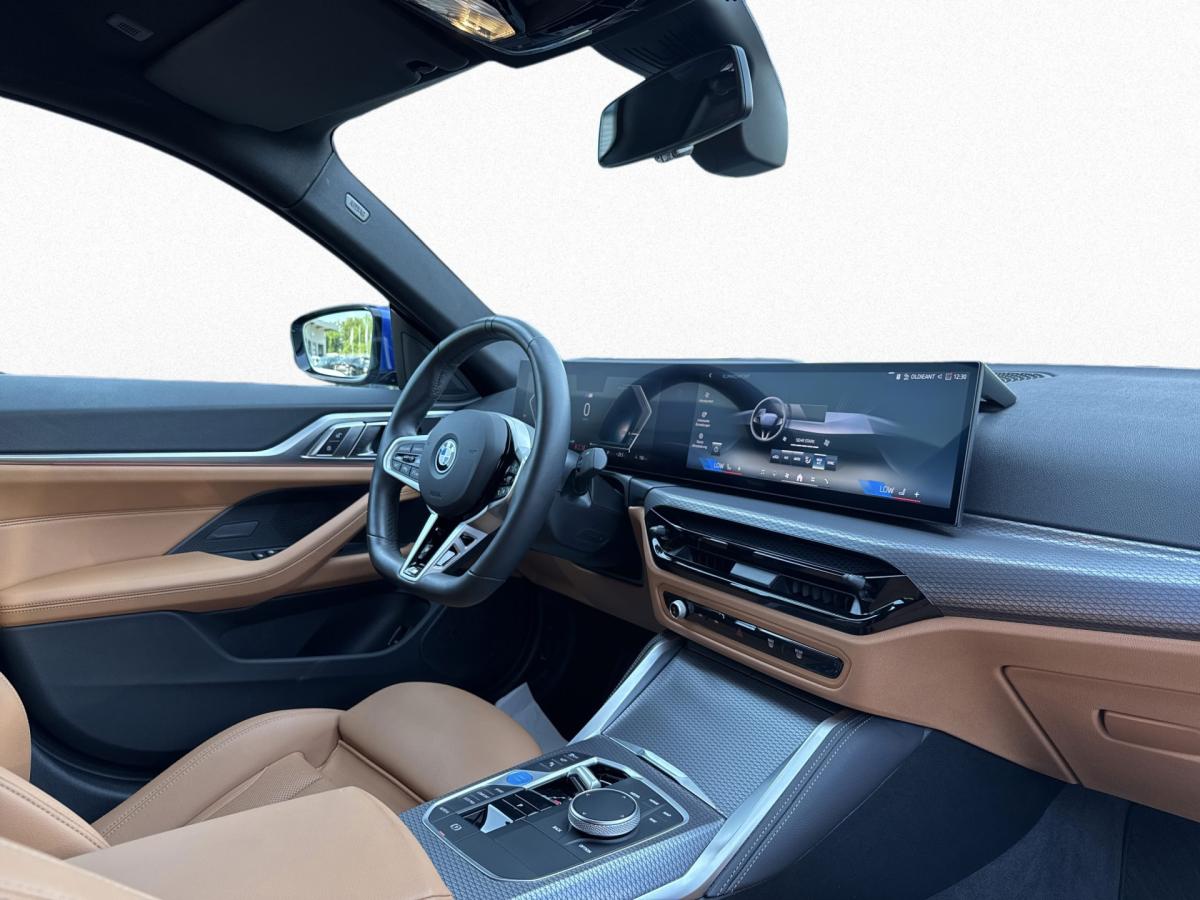 BMW i4 eDrive40 Gran Coupe im Innenraum