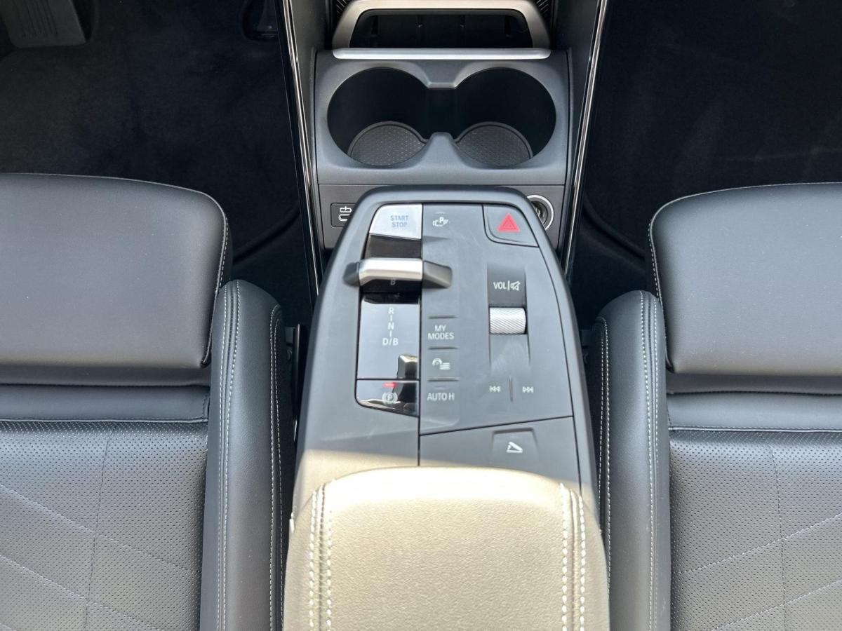 BMW iX2 xDrive30 im Innenraum