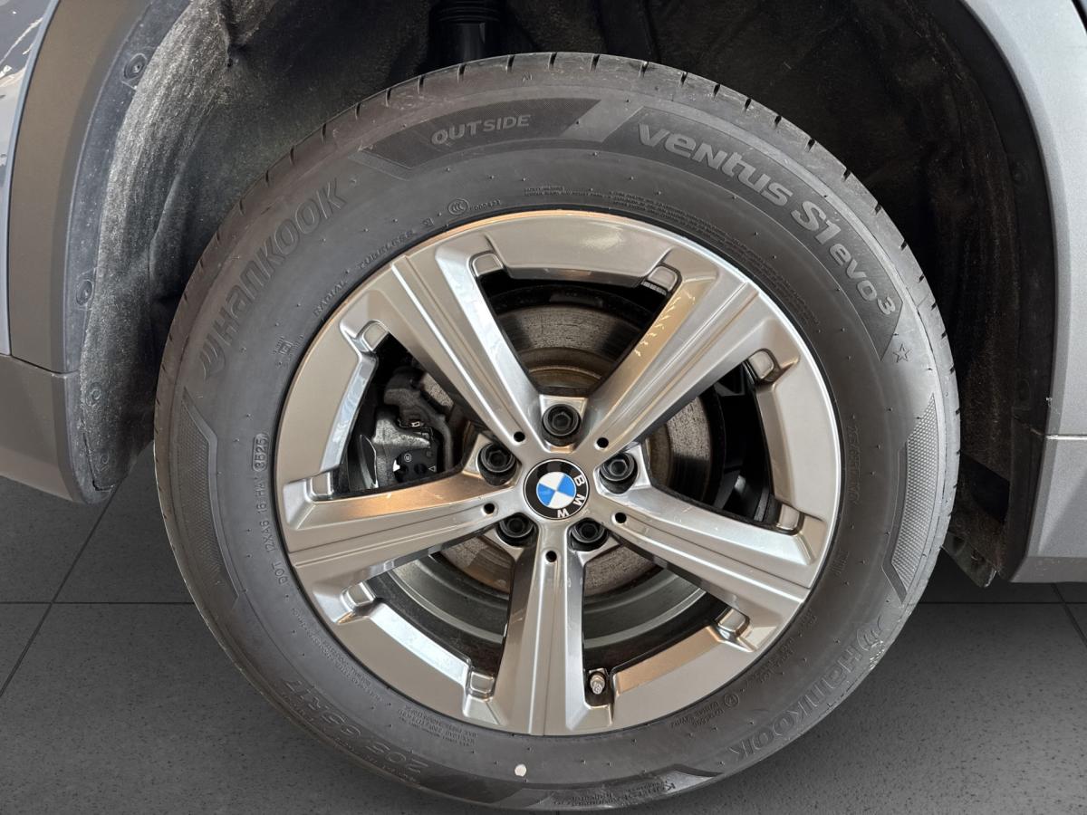 Originalaufnahme des Fahrzeugs Originalaufnahme des Fahrzeugs