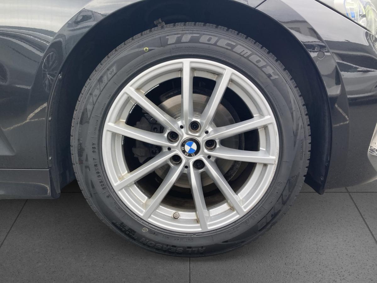 Originalaufnahme des Fahrzeugs Originalaufnahme des Fahrzeugs