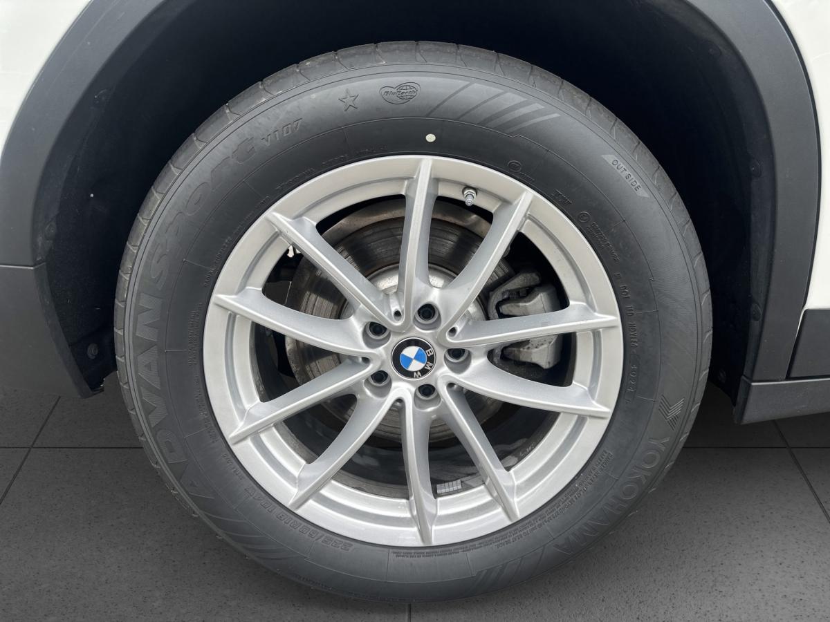Originalaufnahme des Fahrzeugs Originalaufnahme des Fahrzeugs