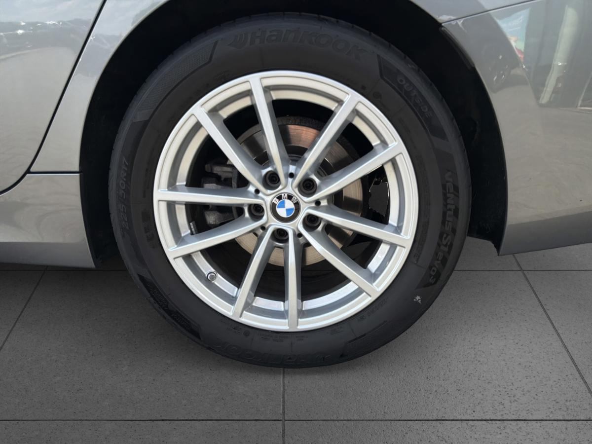 Originalaufnahme des Fahrzeugs Originalaufnahme des Fahrzeugs