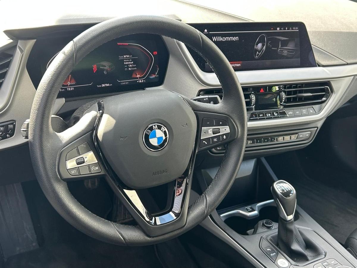 Originalaufnahme des Fahrzeugs Originalaufnahme des Fahrzeugs